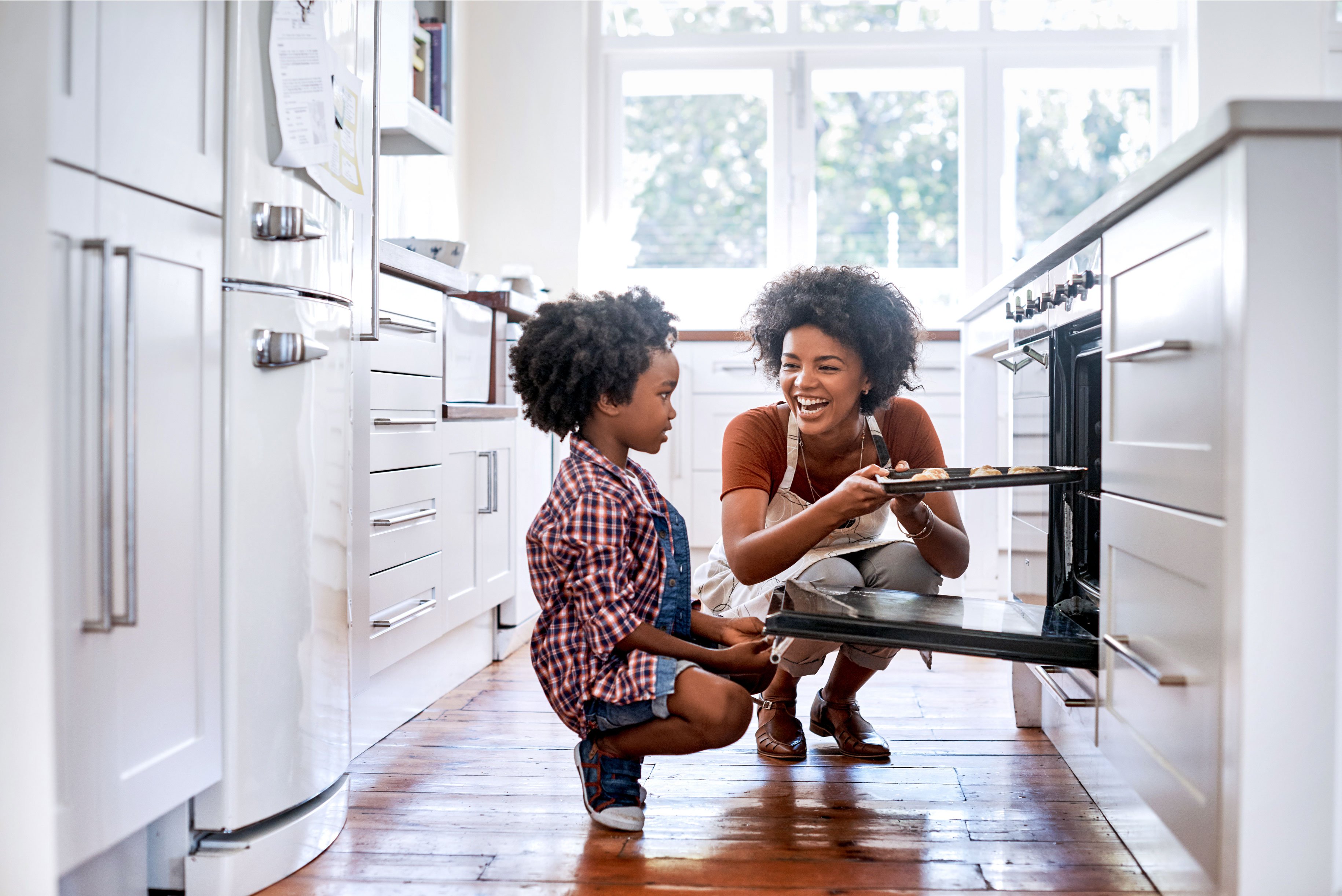 EYA_RK-Mother-Daughter-Baking-in-Kitchen