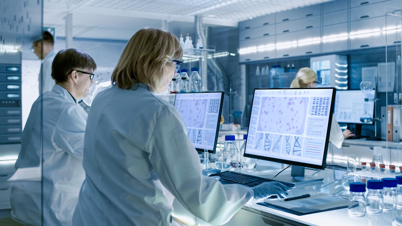 SG Lab Tech (istock)