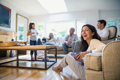 EYA_GH_MultiGenFamilyLivingRoom-BethMag_SWOP_013118