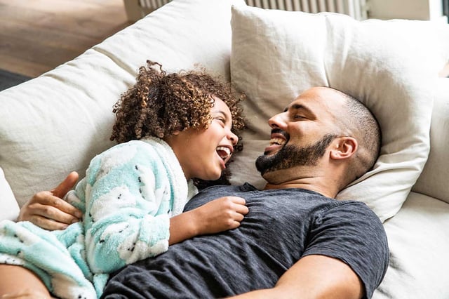 dad-and-daughter-laughing