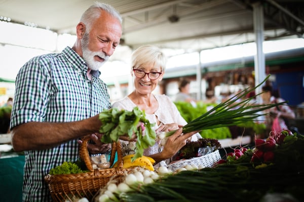 couple at a farmer's market