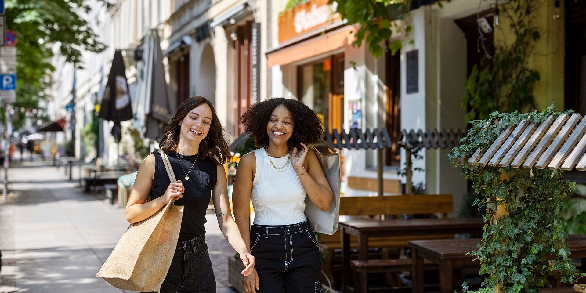shopping-girls-jpeg